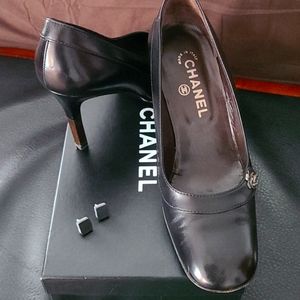Chanel Pumps